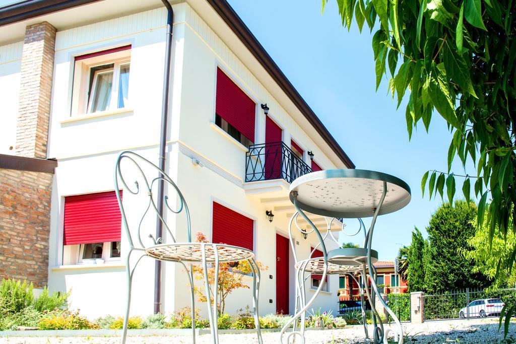 B&B La Porta Rossa Ноале Екстер'єр фото